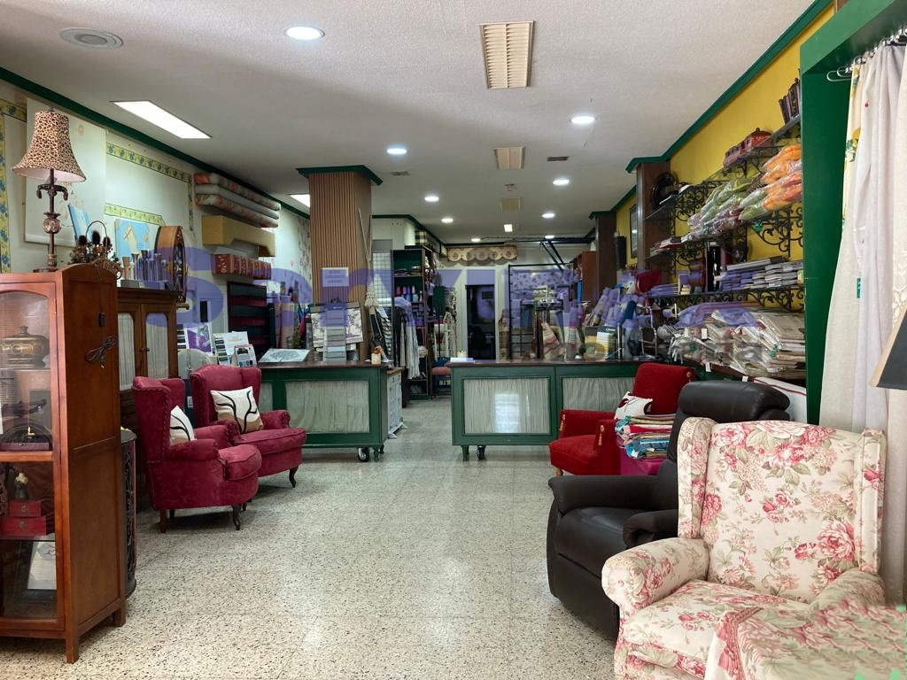 LOCAL DE 213 M2 EN EL PASEO DE LA ESTACÓN