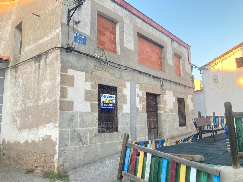 NAVE – ALMACÉN CON POSIBILIDAD DE HACER CASA –  MUY CÉNTRICA