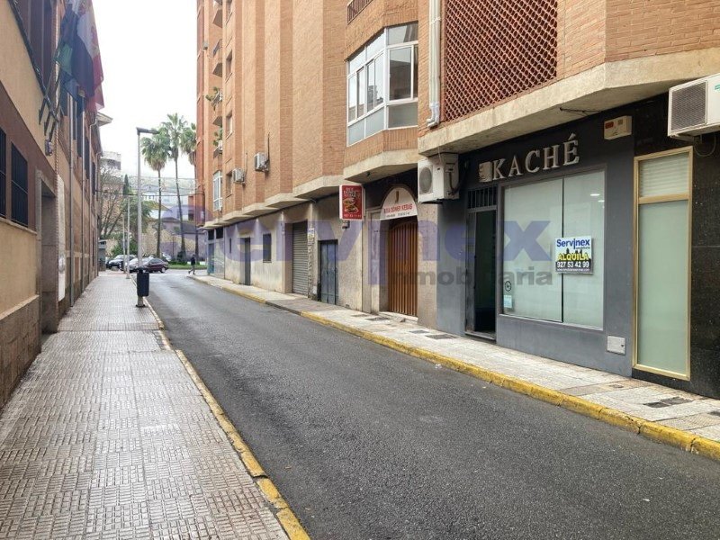 LOCAL TOTALMENTE ACONDICIONADO , C/ AVDA CONSTITUCIÓN