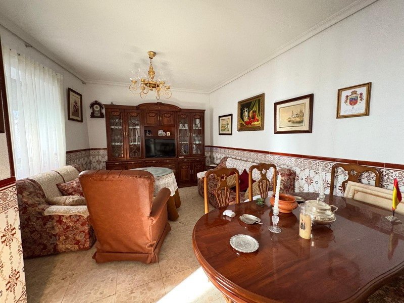CASA EN LA C/ GABRIEL Y GALÁN