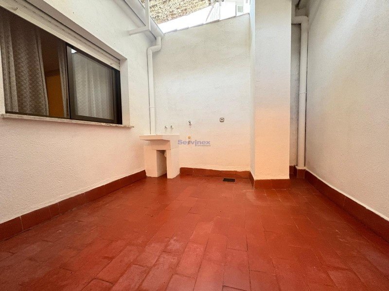 CASA CON AMPLIA COCHERA DE 135 M2 EN LA C/ TOLEDO