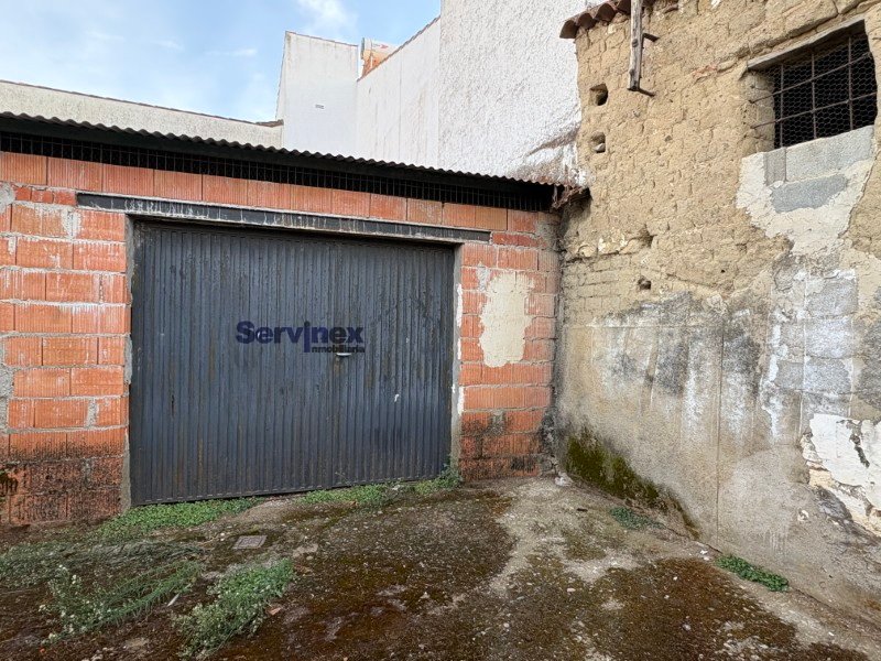 CASA EN PERALEDA DE LA MATA