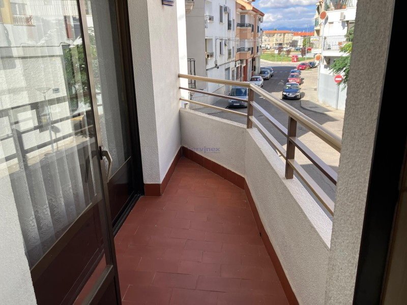 CASA CON AMPLIA COCHERA DE 135 M2 EN LA C/ TOLEDO