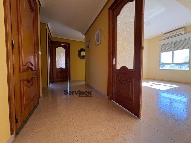VENTA DE 2 VIVIENDAS CON 2 COCHERAS INDEPENDIENTES, ZONA CENTRO