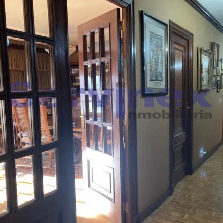 AMPLIO PISO DE 200 M2 CON 2 PLAZAS DE GARAJE