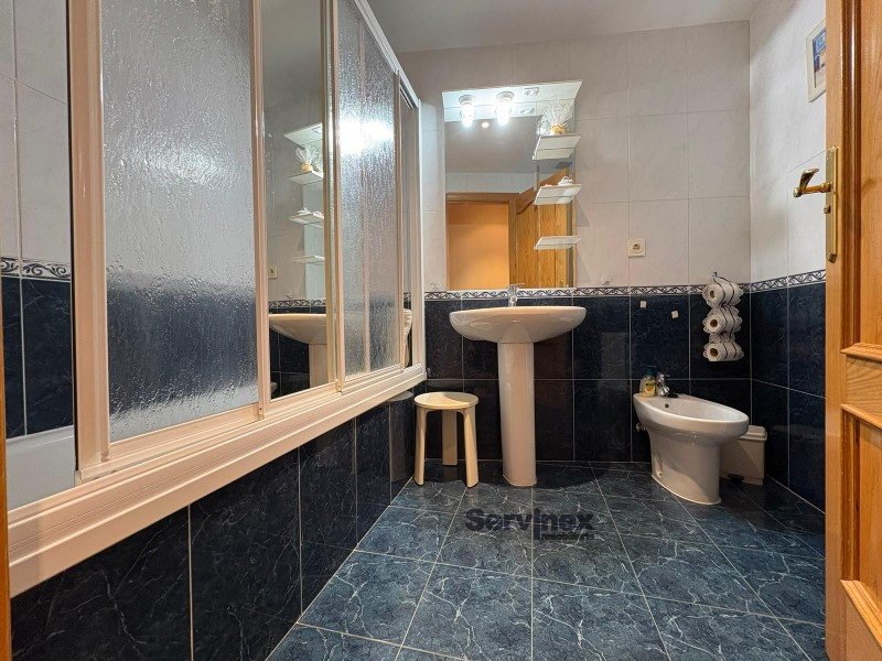 AMPLIO PISO DE RECIENTE CONSTRUCCIÓN CON GARAJE Y TRASTERO
