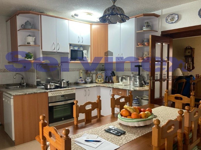 CASA EN PLANTA BAJA EN URBANIZACIÓN PRIVADA  CON PISCINA