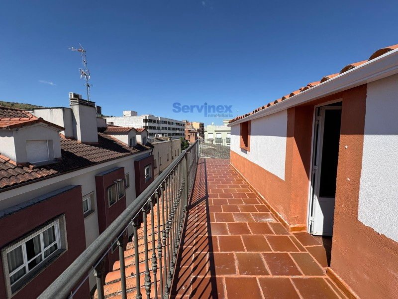 BONITO DÚPLEX EN LA C/ GABRIEL Y GALÁN