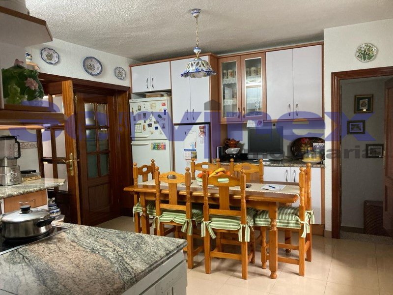 CASA EN PLANTA BAJA EN URBANIZACIÓN PRIVADA  CON PISCINA