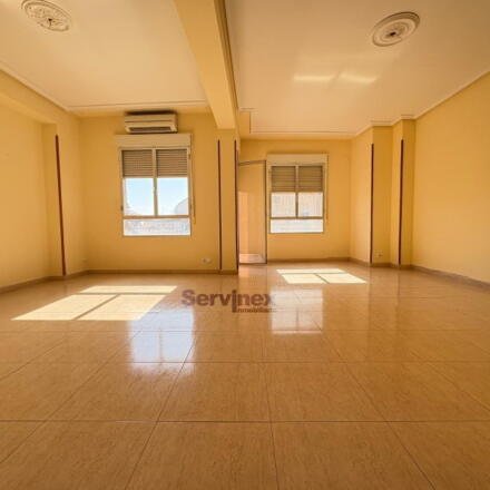 VENTA DE 2 VIVIENDAS CON 2 COCHERAS INDEPENDIENTES, ZONA CENTRO