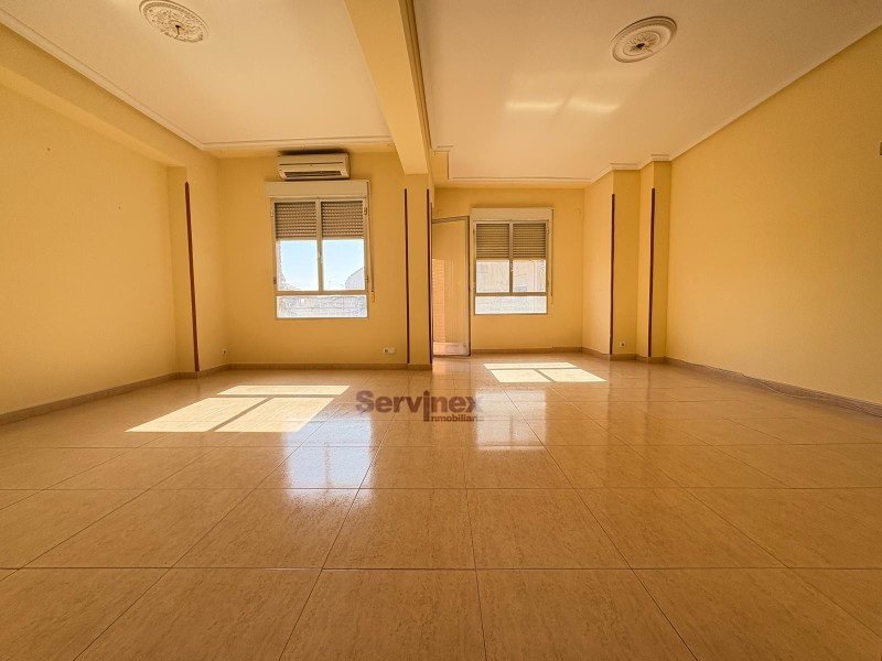 VENTA DE 2 VIVIENDAS CON 2 COCHERAS INDEPENDIENTES, ZONA CENTRO