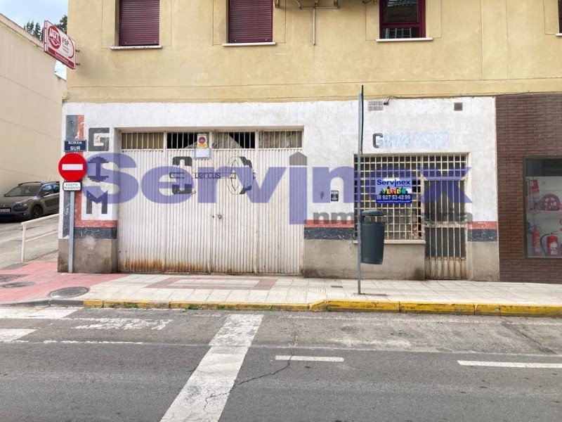 LOCAL DE 200 M2 EN LA RONDA SUR
