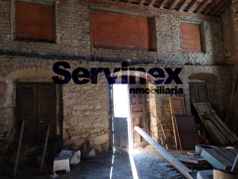 NAVE – ALMACÉN CON POSIBILIDAD DE HACER CASA –  MUY CÉNTRICA