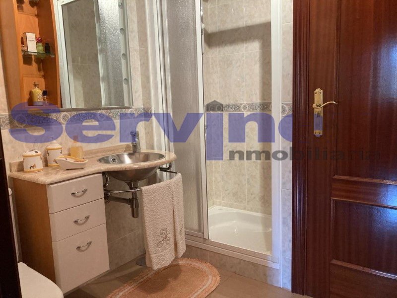 CASA EN PLANTA BAJA EN URBANIZACIÓN PRIVADA  CON PISCINA