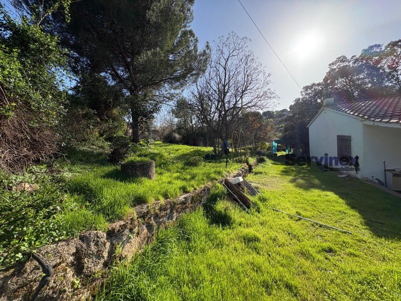 PARCELA EN LAS NAROTAS CON CASA DE 100 m² Y PISCINA
