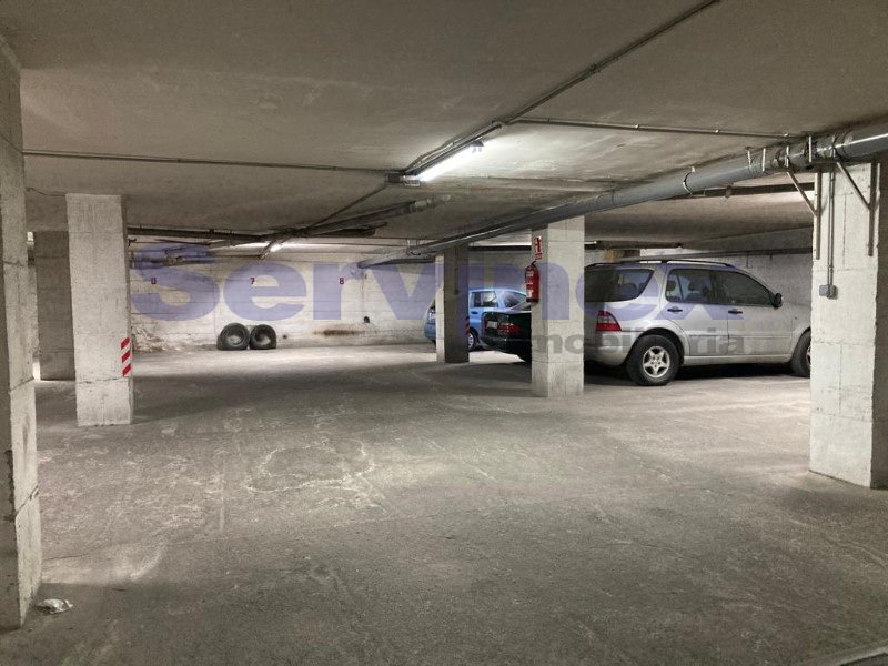 AMPLIO PISO DE 200 M2 CON 2 PLAZAS DE GARAJE