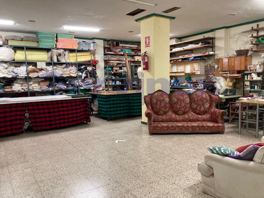 LOCAL DE 213 M2 EN EL PASEO DE LA ESTACÓN