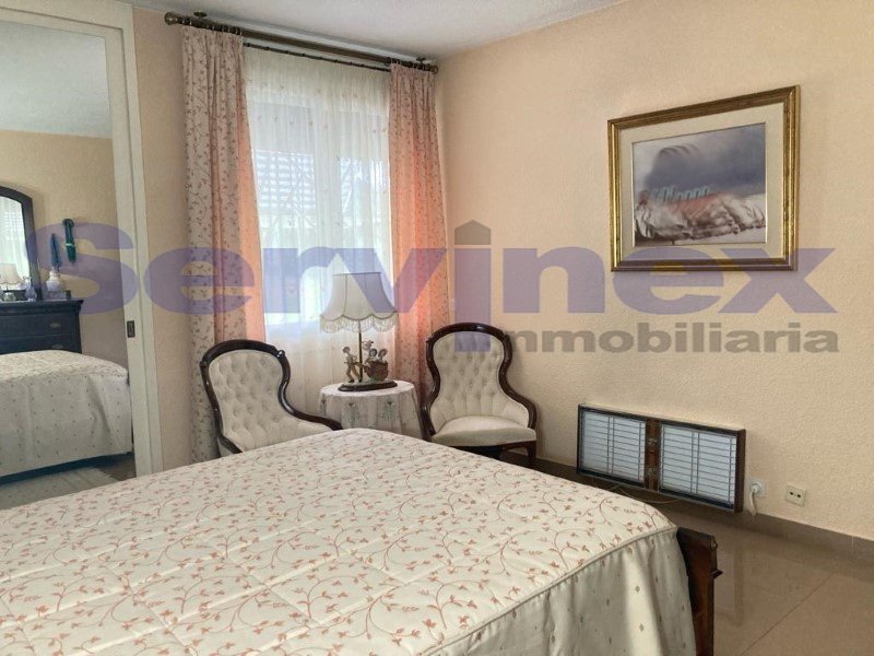 CASA EN PLANTA BAJA EN URBANIZACIÓN PRIVADA  CON PISCINA