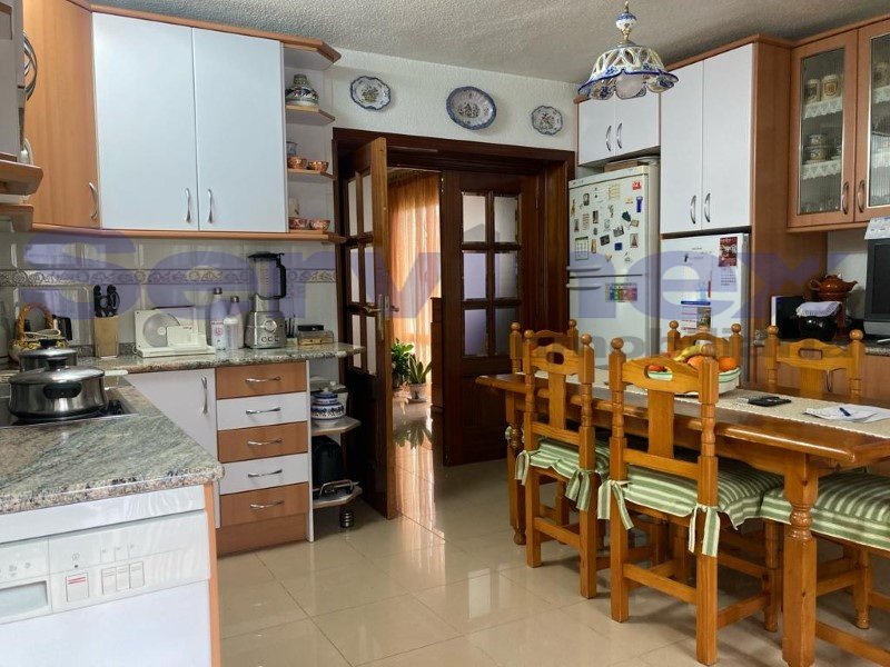 CASA EN PLANTA BAJA EN URBANIZACIÓN PRIVADA  CON PISCINA