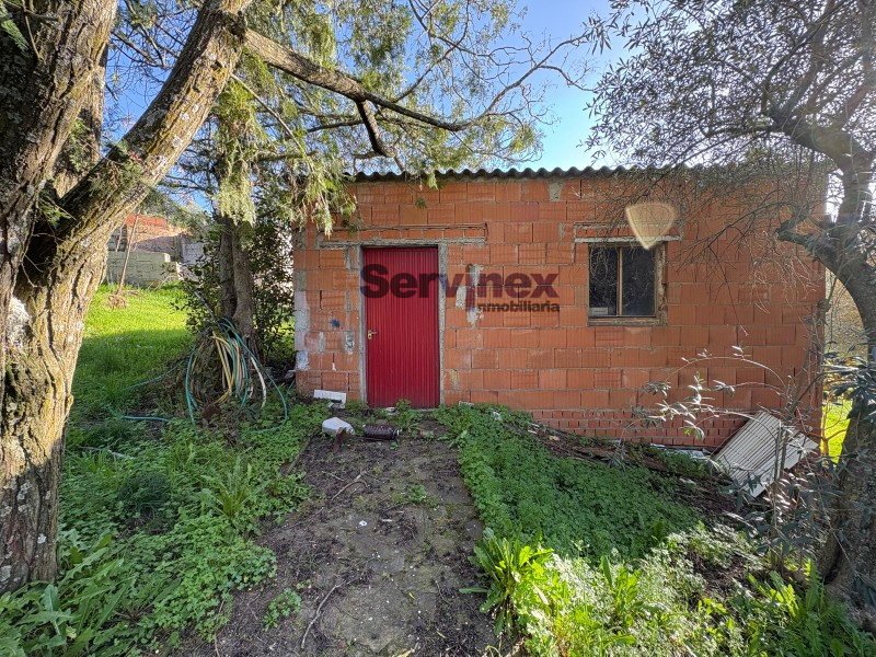 PARCELA EN LAS NAROTAS CON CASA DE 100 m² Y PISCINA