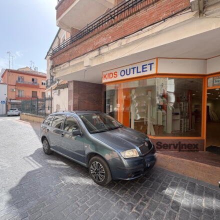 LOCAL DE 140 m² ACONDICIONADO