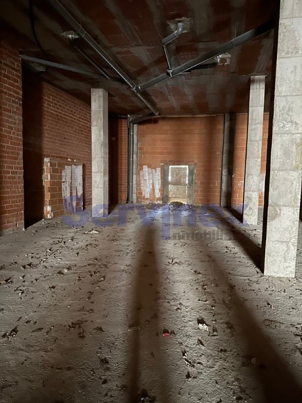 LOCAL DE 500 M2 APROX EN EL PASEO DE LAS ESTACIÓN