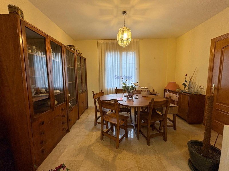 CHALET CON PATIO EN EXCELENTE UBICACIÓN