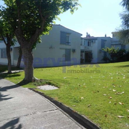 VIVIENDA EN EL POBLADO CNA CON JARDIN Y PISCINA