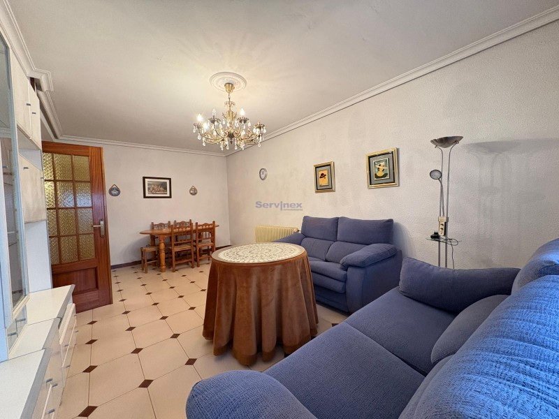 CASA CON AMPLIA COCHERA DE 135 M2 EN LA C/ TOLEDO