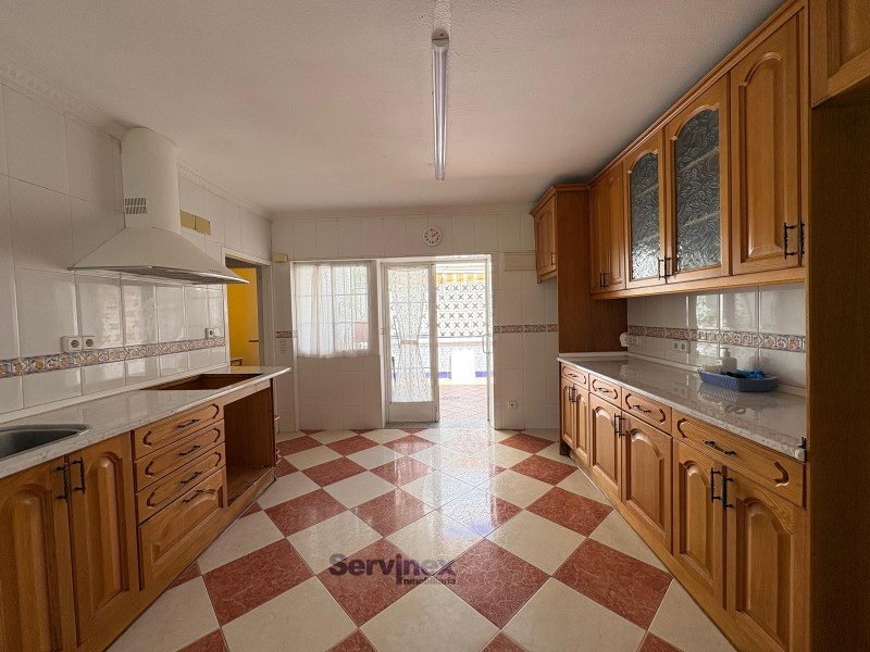 VIVIENDA EN EL POBLADO CNA CON JARDIN Y PISCINA