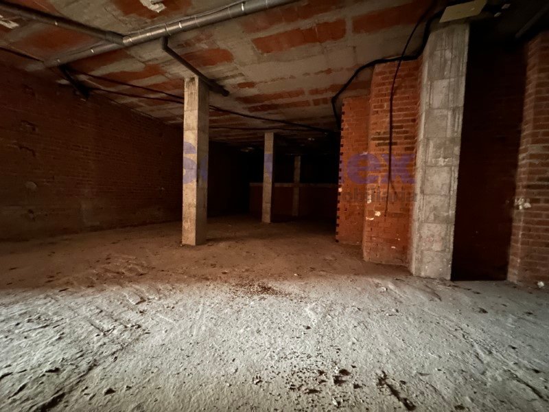 LOCAL DE 500 M2 APROX EN EL PASEO DE LAS ESTACIÓN