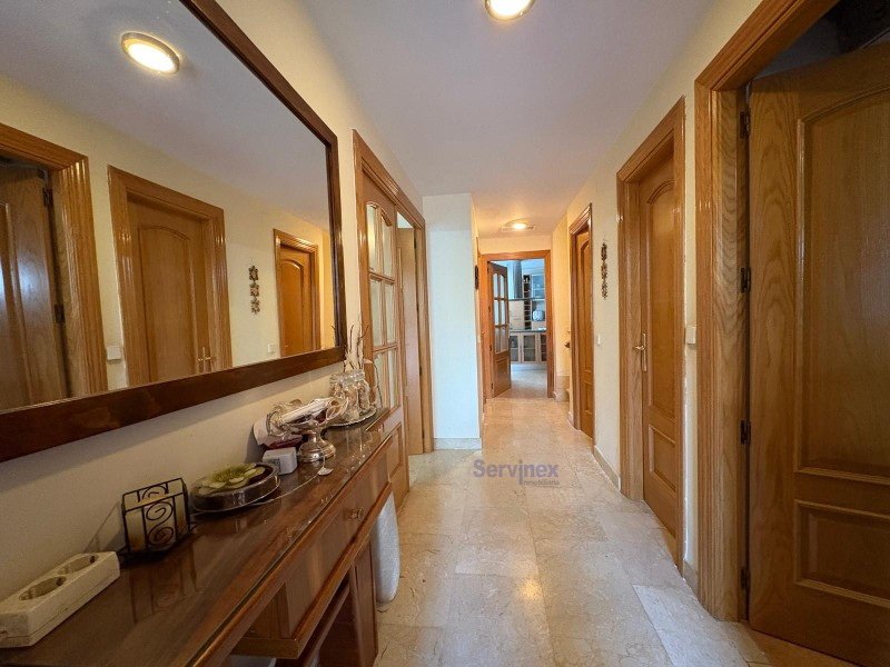 CHALET CON PATIO EN EXCELENTE UBICACIÓN
