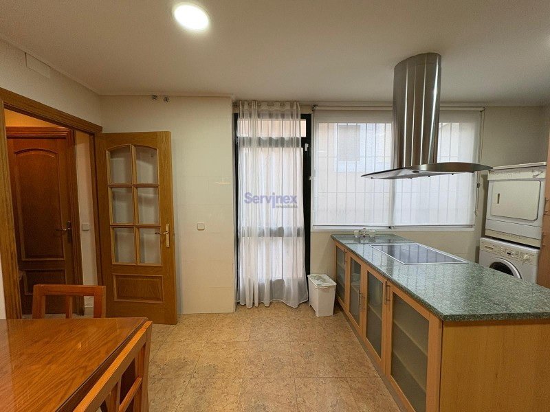 CHALET CON PATIO EN EXCELENTE UBICACIÓN