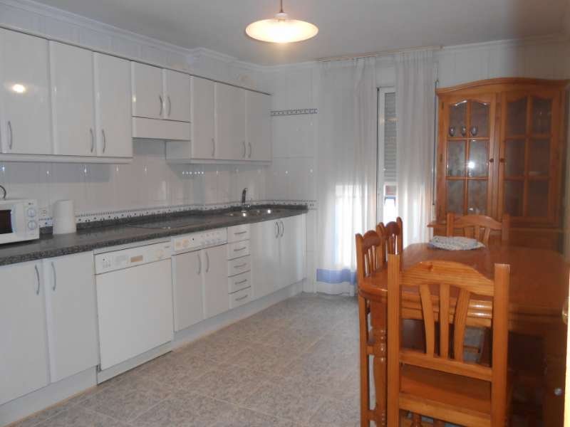 AMPLIA CASA C/ GABRIEL Y GALÁN