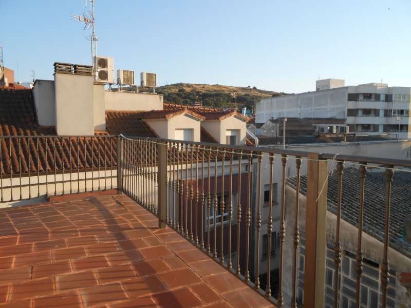 AMPLIA CASA C/ GABRIEL Y GALÁN