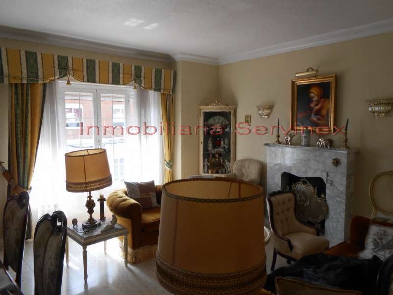 AMPLIO PISO DE 170 M2