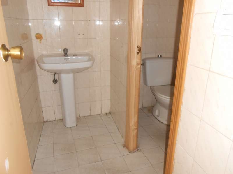 LOCAL ACONDICIONADO DE ESQUINA A 50M2 DE LA C/ANTONIO CONCHA