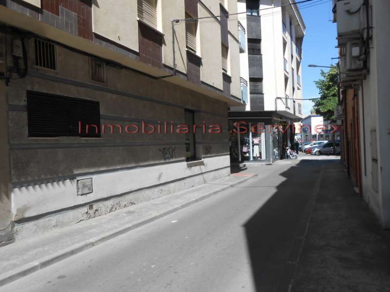 LOCAL A ESCASOS METROS DE LA CALLE PEATONAL