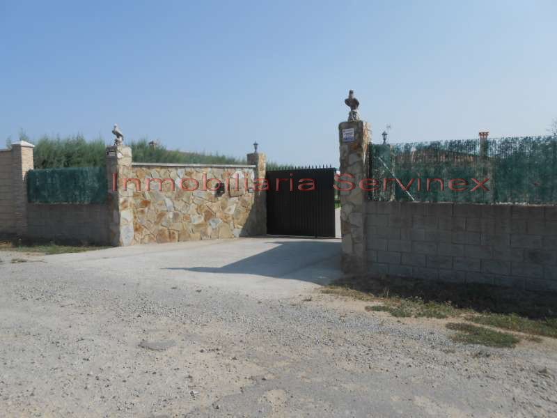 PARCELA EN LAS VIÑAS CON CHALET DE NUEVA CONSTRUCCIÓN