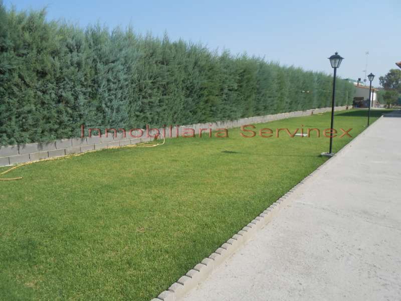 PARCELA EN LAS VIÑAS CON CHALET DE NUEVA CONSTRUCCIÓN