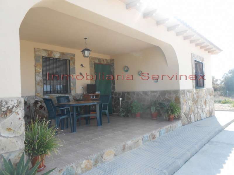 PARCELA EN LAS VIÑAS CON CHALET DE NUEVA CONSTRUCCIÓN