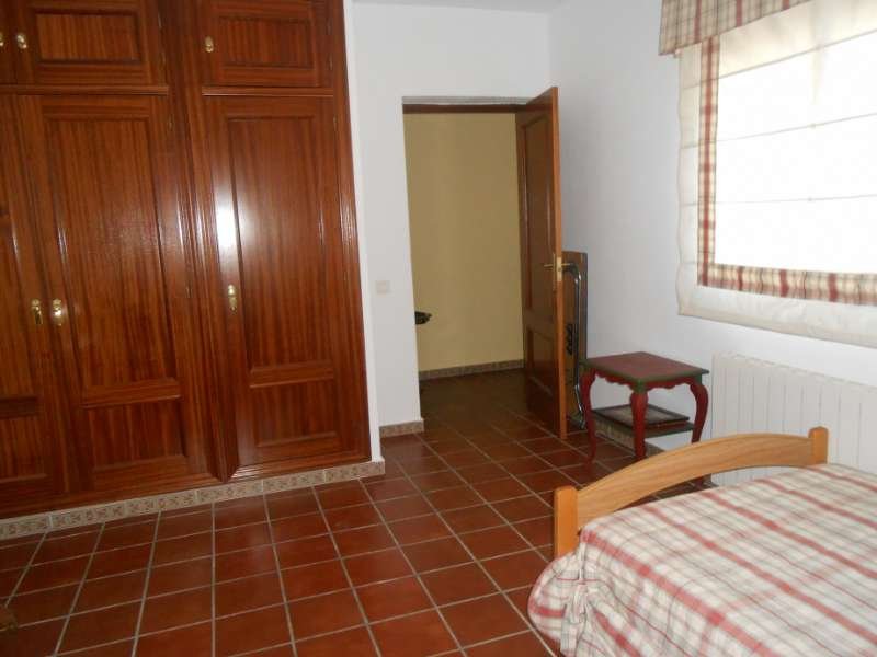 CHALET DE 300M2 EN BELVIS DE MONROY