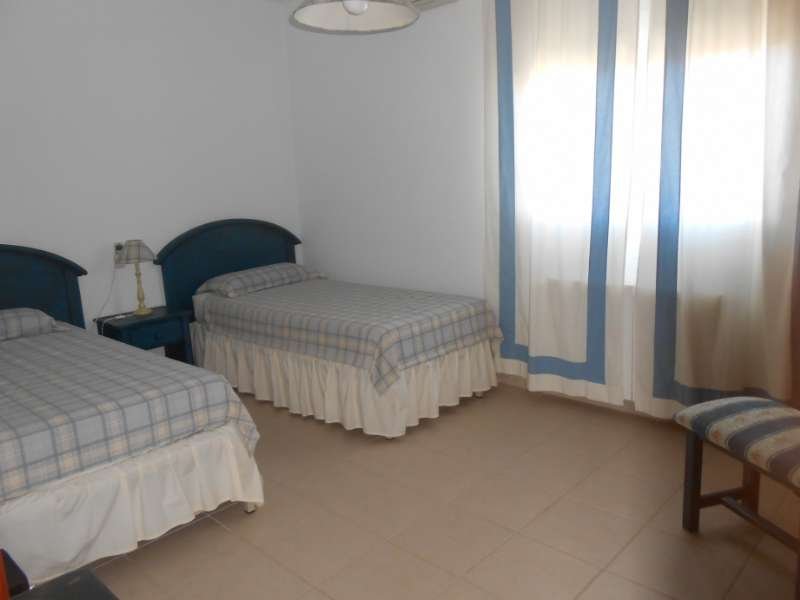 CHALET DE 300M2 EN BELVIS DE MONROY