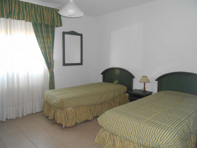 CHALET DE 300M2 EN BELVIS DE MONROY