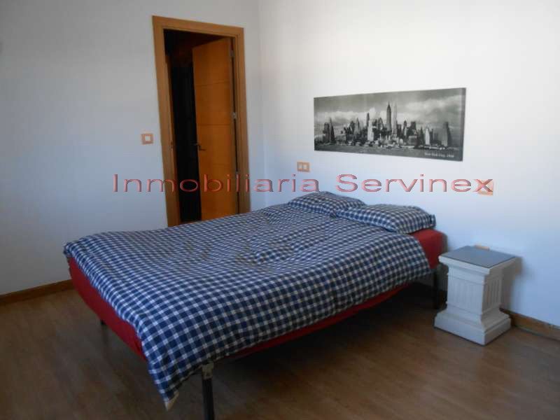 NAVE CON VIVIENDA EN EL POLÍGONO CAMPO ARAÑUELO