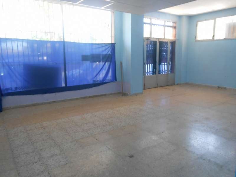 AMPLIO LOCAL DE ESQUINA C/ NUEVA AVDA
