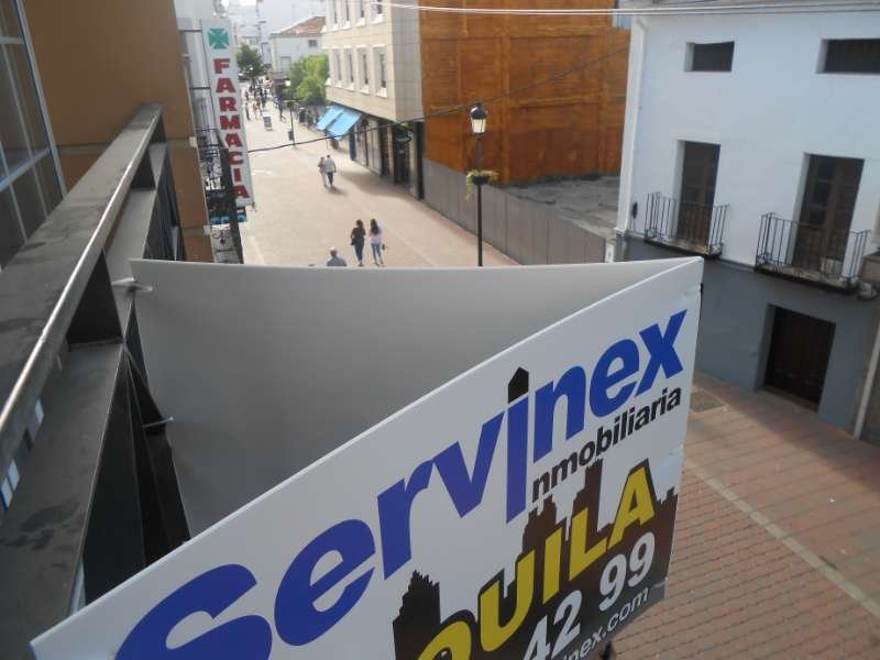 OFICINA EN LA CALLE PEATONAL