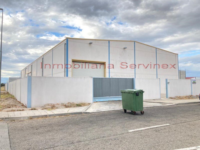 NAVE INDUSTRIAL EN EL POLÍGONO CAMPO ARAÑUELO