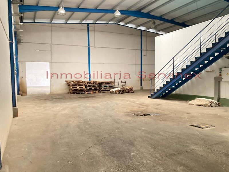 NAVE INDUSTRIAL EN EL POLÍGONO CAMPO ARAÑUELO
