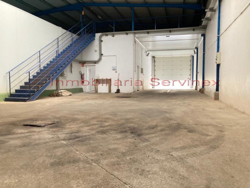 NAVE INDUSTRIAL EN EL POLÍGONO CAMPO ARAÑUELO